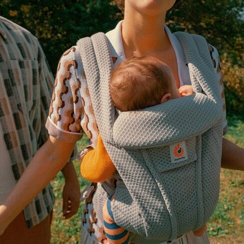 Ergobaby Omni Deluxe All Carry Positions Breathable Mesh Baby Carrier with Enhanced Lumbar Support & Airflow, Newborn to Toddler, (Holds 7-45 lbs), Pearl Grey in Saudi Arabia
