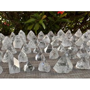 GAF TREASURES Apophyllite Tips, Apophyllite Point, Apophyllite Pyramid, Some with Rainbow Inclusions, Raw Crystals and Stones (1 oz)