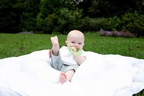 Waterproof Everyday Bibs (10 pack) by green sprouts in Saudi Arabia
