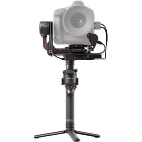 DJI RS 2 شاشة LCD شاشة اللمس الكاملة مع الحدة السينمائية ، وخوارزمية تثبيت Titan ، وذراع محور ألياف الكربون ، والاتصال الأمامي المدمج (متجدد)