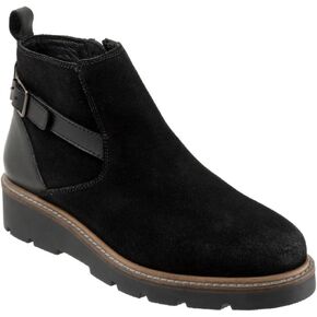 SoftWalk Women's Waneta Boat Shoe in Saudi Arabia