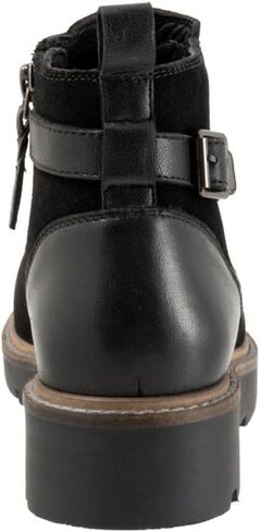 SoftWalk Women's Waneta Boat Shoe in Kuwait