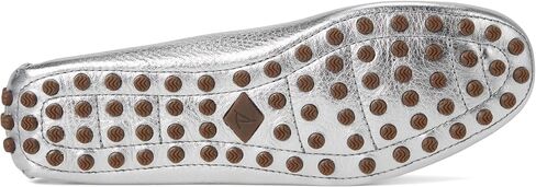 ميناء سبيري للسيدات يقود moccasin in Kuwait