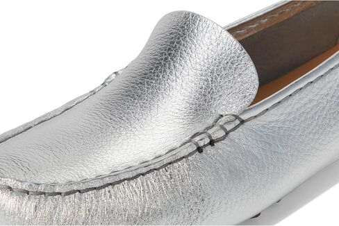 ميناء سبيري للسيدات يقود moccasin in Kuwait