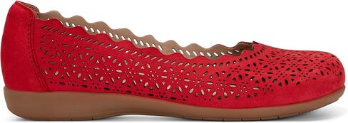 Earth Women's Etbria Ballet Flat in Kuwait