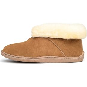 Minnetonka Men's Sheepskin Ankle Boot in Kuwait