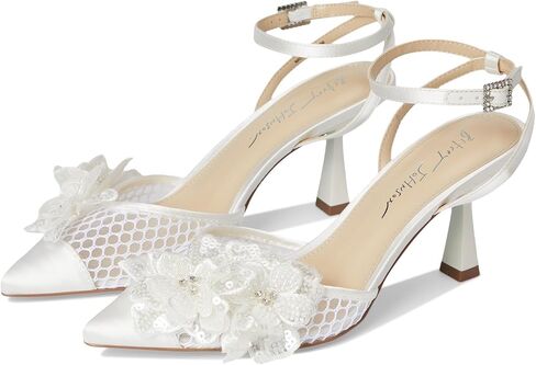 Betsey Johnson Women's Susie Pump in Saudi Arabia