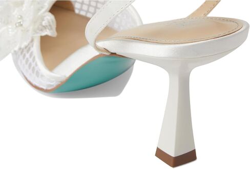 Betsey Johnson Women's Susie Pump in Saudi Arabia