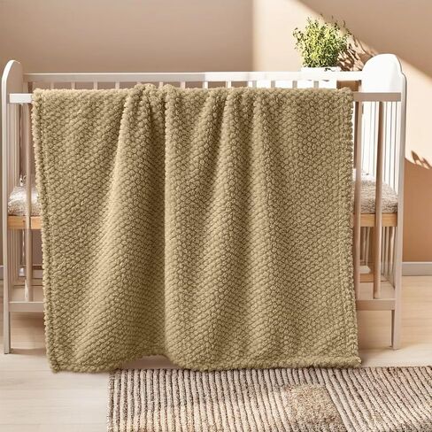 بطانية صغيرة فائقة الصوف المريحة للبنين فتيات الفتيات رقيقات تتلقى بطانية مستقبلة للحديدين الجدد ، مثالية للحضانة ، المتجول ، أمن التقويم والأطفال الصغار (كريم ، 30 "× 40") in Kuwait