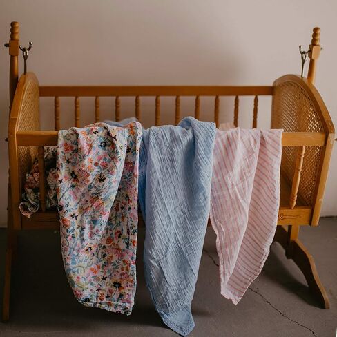 Parker Baby Co. Swaddle Blankets - Pack of 3 of 100% Cotton Muslin Swaddle Blankets for Baby Boys and Girls - Unisex/Gender Neutral - Classics Set in Kuwait