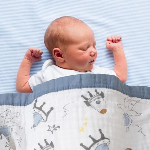 بطانيات Gihims Baby Muslin Swaddle - غطاء كبير للرضاعة من القطن، بطانية ناعمة للأطفال الصغار للأولاد والبنات، بطانية سرير أطفال خفيفة الوزن ومسامية، 43.3 × 43.3 (الأمير الصغير) in Kuwait