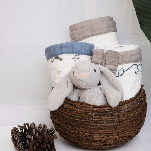 بطانيات Gihims Baby Muslin Swaddle - غطاء كبير للرضاعة من القطن، بطانية ناعمة للأطفال الصغار للأولاد والبنات، بطانية سرير أطفال خفيفة الوزن ومسامية، 43.3 × 43.3 (الأمير الصغير) in Kuwait