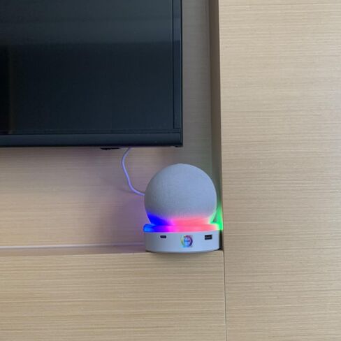 محطة شحن لـ Echo Dot 4 Th 5th Gen ، 4 أوضاع تلمس التحكم في موسيقى RGB LED LED Multicolor Light ، مكتب حامل سطح المكتب حامل الشاحن مع منظم الكابل (أبيض) in Kuwait