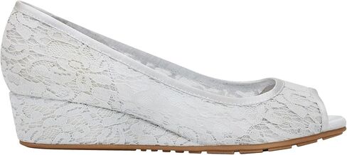 Bandolino Women's Candras Pump in Saudi Arabia