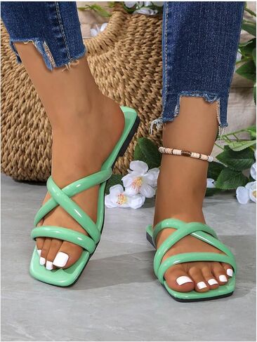 Oyoangle Women's Pu Leather Criss Cross Strap Flat Flat Square Square Open Slide Slide Sandals Indoor Outdoor Outdo in Kuwait