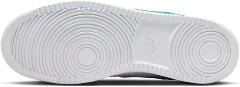 حذاء رياضي للنساء من Nike، مقاس 6.5 in Saudi Arabia