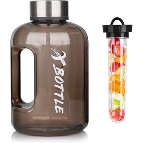 Half Gallon Water Bottle with Infuser, BPA Free 84oz Large Water Bottle Dishwasher Safe Hydration with Motivational Time Mark Leak-Proof 2.5L Sports Water Bottle for Camping Sports Workouts(Clear)