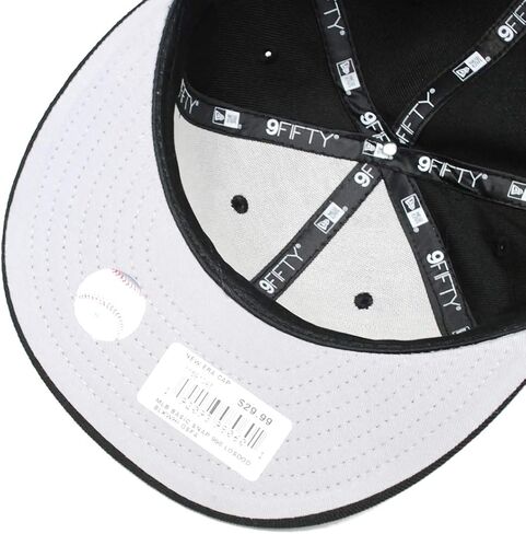 قبعة New Era الأصلية من Pittsburgh Pirates باللونين الأسود والأبيض 9Fifty Snapback OSFM - قابلة للتعديل in Kuwait