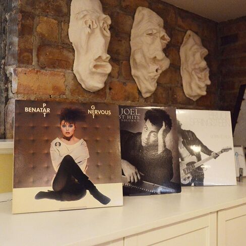 CollectorMount Album Mount 1 Pack Wall Mount Album Frame Brackets or Shelf Stand, Adjustable, Clear to display Vinyl Records in Saudi Arabia