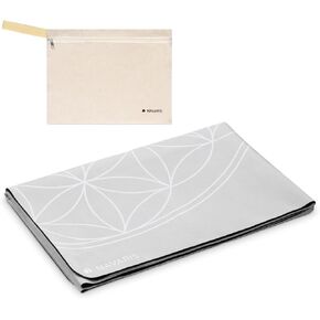 Navaris Foldable Yoga Mat for Travel - 1/16" (1.5mm) Thick Exercise Mat for Pilates, Workout, Gym, Fitness - Non-Slip Folding Portable Mat in Saudi Arabia