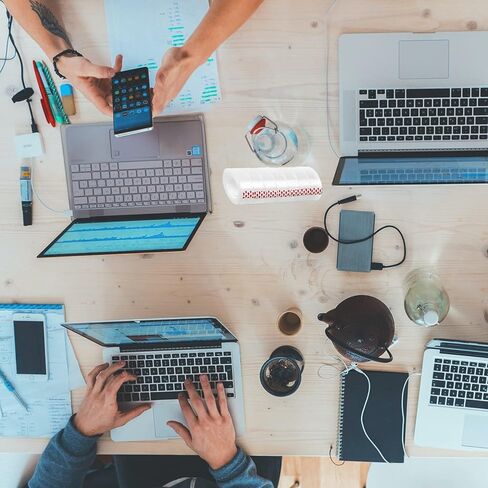 32 لفة شريط شفاف، شريط أساسي 0.98 بوصة، شريط لاصق شفاف للمكتب والمنزل والمدرسة، كل لفة 3/4 × 1000 بوصة in Kuwait