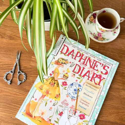 مجلة Daphne's Diary #1 2025 (الإنجليزية) | مصنف الحرف اليدوية الإبداعية | مجلة Journal التفاعلية للعقل والرسم والفن والطبخ والسفر | مليء بالإلهام الإبداعي in Kuwait