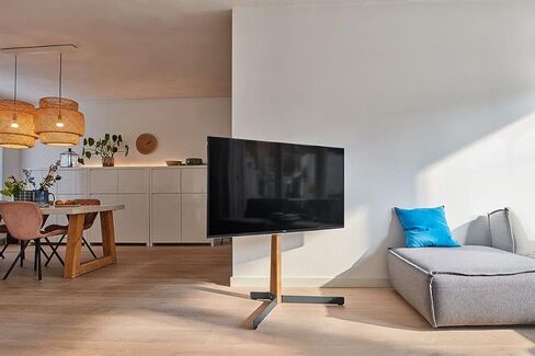 Vogel's TVS 3695 TV floorstand for 40-77 inch TVs, Max. 110 lbs (50 kg), Swivels up to 90º, Max. VESA 600x400, TV floorstand Built with Premium PEFC-Certified Oak Wood and Steel, White in Saudi Arabia