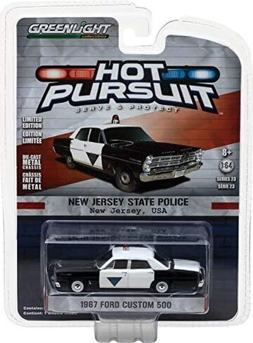 سلسلة Greenlight 42800-B Hot Pursuit 23-1967 Ford Custom 500 - شرطة ولاية نيو جيرسي بمقياس 1:64 in Saudi Arabia