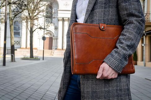 حافظة جلدية مقاومة للوقت - مجلد أعمال مقاس A4 - حافظة منظم المستندات - حافظة لجهاز كمبيوتر محمول مقاس 13 بوصة - صندوق هدايا متضمن in Kuwait