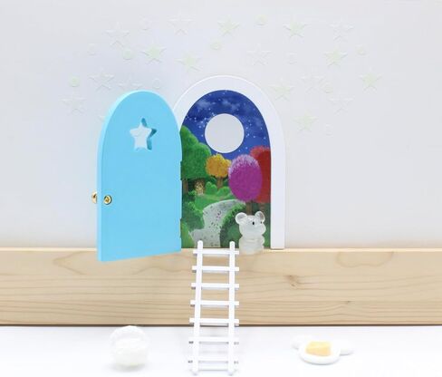 Qué Kawaii® Magical Pérez Mouse Kit. الباب الذي يفتح ويضيء في الباب الخشبي الداكن و+كيس الكروشيه+النجوم+الماوس الصغير الذي يتوهج في شهادات Dark+6 باللغة الإسبانية (طبيعية) in Kuwait