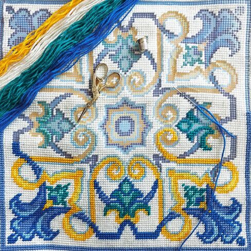BRVSK ORNAMBENTELOINT KIT للبالغين والمبتدئين - البيزنطية 16 ″ × 16 ″ مع تصميم مطبوع واضح ودقيق على قماش القطن ؛ يتضمن 2 إبرًا ، غزلًا ، ورسمًا سهلاً للقراءة in Kuwait