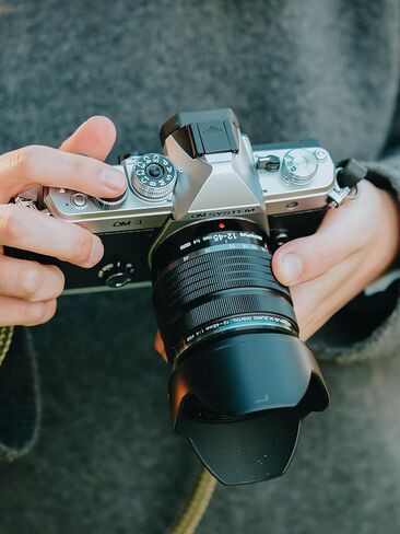 OM SYSTEM Olympus OM-3 Silver Micro Four Thirds System Camera Travel Camera Weather Sealed Design 5-Axis Image Stabilization | Weather Sealed Design 5-Axis Image Stabilization in Kuwait
