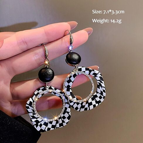 3 ازواج من الاقراط الجلدية باللونين الاسود والابيض من بانغوغوجو، اقراط مكتنزة لا تسبب الحساسية للسيدات العصريات، خطافات اذن فضية مع احجار الراين ولمسات جلدية للنساء in Kuwait