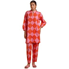 مجموعة كورتا مع بنطال للنساء/البنات بياقة دائرية وأكمام بالون مطبوعة هندية عرقية علوية كورتي أحمر وردي in Kuwait