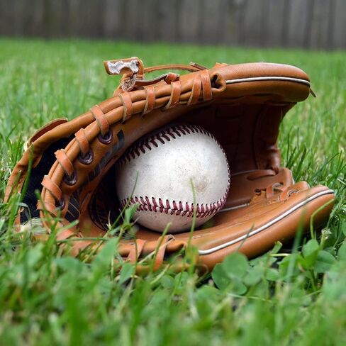 البيسبول، كرات البيسبول للتدريب على الكرات اللينة، كرات ناعمة مغطاة بالجلد مقاس 9 بوصات، لضرب الشباب/الأطفال، اللعب في الميدان، الضرب، الرمي، التدريب، التدريب على منافسات ألعاب الفريق in Kuwait