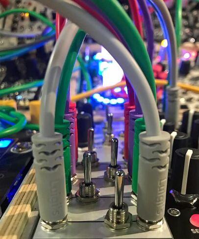 لوازم موسيقى الطلاب الجائعين، كابلات توصيل Luigis Modular Supply Spaghetti Eurorack - حزمة من 5 كابلات خضراء، 12 بوصة (30 سم) in Kuwait