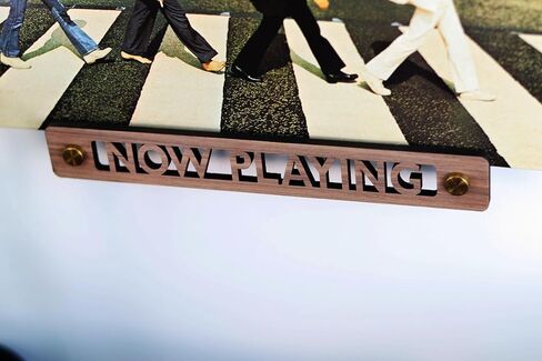 حامل تسجيل الفينيل من بيلا روزا هوم ناو بلاي، حامل تسجيل على الحائط، حامل تسجيل - ملحقات مشغل التسجيل in Kuwait