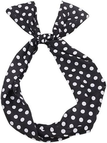 مجموعة إكسسوارات تنكرية للسيدات في الخمسينيات مكونة من تنورة منقطة ووشاح وعصابة رأس وأقراط ونظارات عين القطة in Kuwait