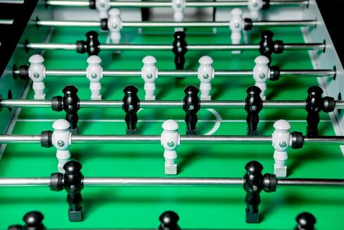 2PCS Foosball Replacement Players Set, Foosball Men, Plastic Soccer Player Set Replacement Parts for Football Table (Red, 2 Hexagon Nuts Included) in Kuwait