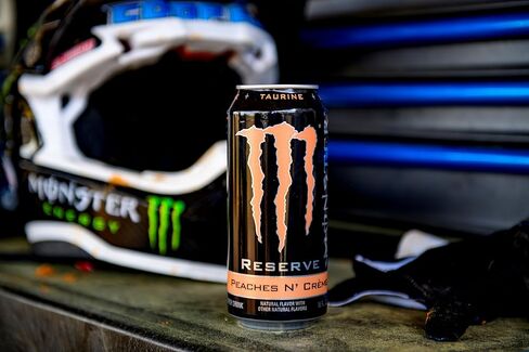 Monster Energy Reserve Peaches N Creme ، مشروب الطاقة ، 16 أونصة (حزمة من 15) in Saudi Arabia