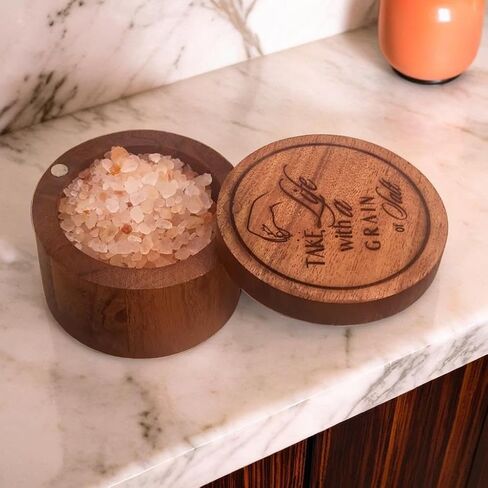 وعاء حاوية قبو الملح مع غطاء وملعقة المطبخ بقايا التوابل الملح جرة توفير مع غطاء مغناطيسي دوار لتخزين توابل الفلفل الملح in Kuwait