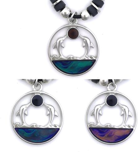 قلادة متدلية على شكل دولفين من مجموعات Tapp التجارية in Kuwait