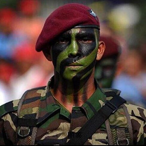 Moomoo Baby Face Painting Kit للأطفال 18 طلاءًا كبيرًا من الوجه المحترف في القاعدة المائية ، 32 مقالًا من الدهانات الجسم مجموعة هالوين مكياج للبشرة آمنة in Kuwait