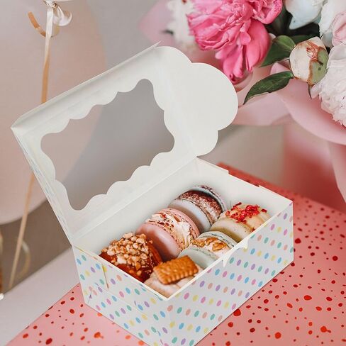 علب بسكويت منقطة - 12 عبوة - علب بسكويت منقطة بيضاء مع نافذة - علب هدايا مخبز للحواجب اليدوية لأعياد الميلاد والكب كيك والمعجنات والفراولة والماكارون وحفلات الزفاف والحلوى والمكافآت - كبيرة in Kuwait