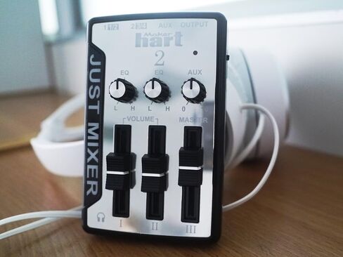 JUST MIXER 2: خلاط صوت USB - خلاط سطح مكتب ستيريو صغير الحجم يعمل بمنفذ USB مع 3 بوصات / 2 مخرج (3.5 ملم) بالإضافة إلى مخرج صوت USB in Kuwait
