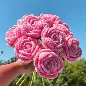 Crochet Flowers, DIY Crochet Flower Bouquet, Finished Handmade Flowers, Artificial Flowers, Knitted Red Roses for Valentine's Day, Mother's Day (4, Red)