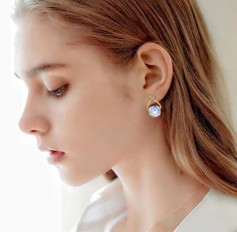 YONVUN Austrian Crystal Drop Dangle Earrings | Plated 18K/Rose Gold Zircon Gemstone Birthstone Hanging Dangly Stud Earrings Jewelry Gift for Wife Mom Daughter Girlfriend in Kuwait