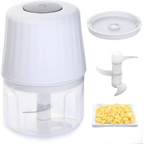 250ML Electric Garlic Chopper，Cordless Mini Food Processor with Separation Partition，3-Leaf Blade Small Vegetable Chopper For Onion, Chili, Ginger（White）