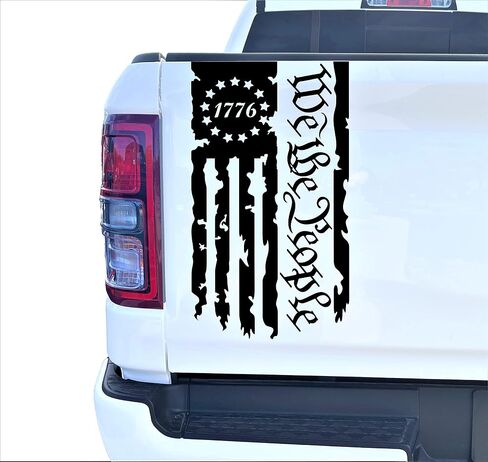 ملصق من الفينيل مطبوع عليه We The People Betsy Ross Flag 1776 المتعثرة الأمريكية الأمريكية بعلم الولايات المتحدة الأمريكية - عبوتان - ملصقات مقدمة دستور الولايات المتحدة تناسب معظم شاحنات النقل (10 بوصة × 18 بوصة، أسود غير لامع) in Saudi Arabia