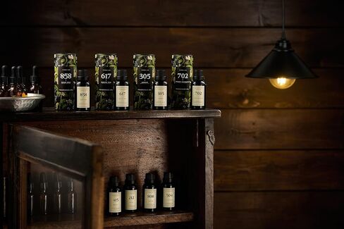 Christmas Tree Scent - Fraser Fir Fragrance Oil (1.0 oz/30 ml) | Premium Quality, Long-Lasting Scent | Authentic Fresh Pine Scent | Ideal for Diffusers | Perfect for Holiday Season | Made in USA in Kuwait